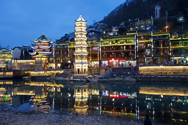 Kleurrijke Nachtlampjes Van Fenghuang Ancient Town Een Van Meest Beroemde — Stockfoto