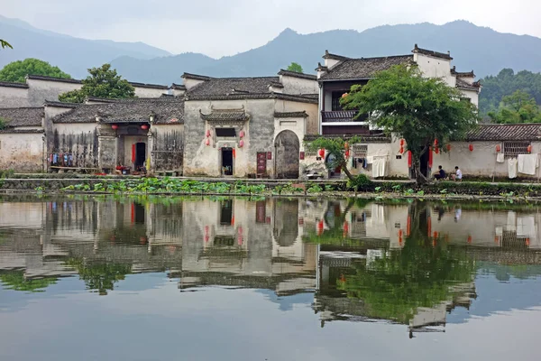 Vattnets Spegling Hongcun Byn Morgonen Hongcun Village Anhui Kina Mest — Stockfoto