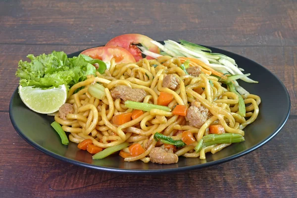 Comida Vegetariana Mexa Macarrão Frito Com Tofu Cenouras Legumes Verdes — Fotografia de Stock