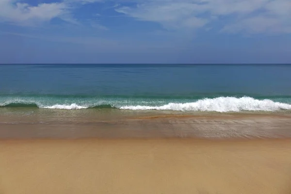 아름다운 무인도 타이의 나가에 해변의 — 스톡 사진
