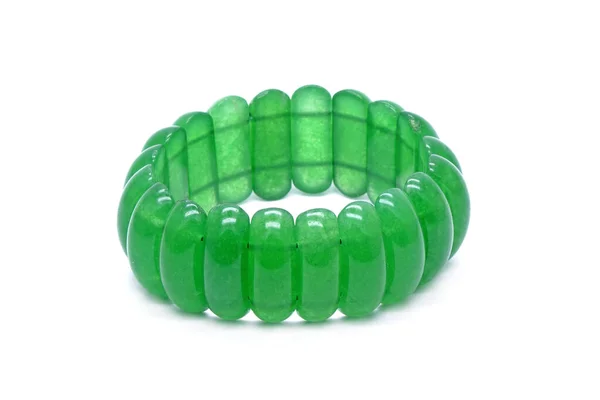 Smaragd Groene Jade Armband Geïsoleerd Witte Achtergrond — Stockfoto