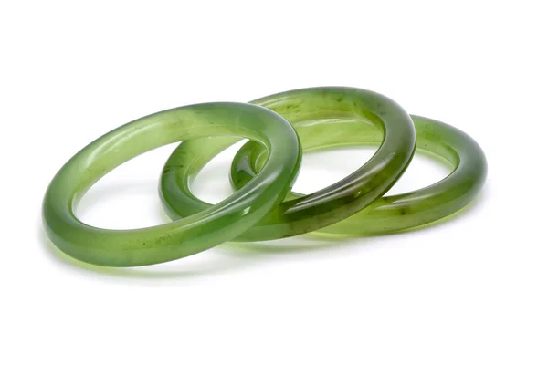 Schöne Grüne Jade Armband Isoliert Auf Weißem Hintergrund — Stockfoto