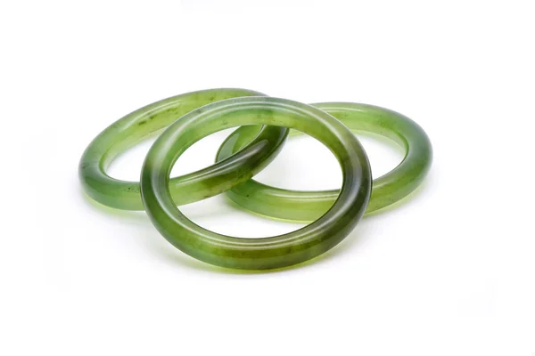 Vacker Grön Jade Armband Isolerad Vit Bakgrund — Stockfoto