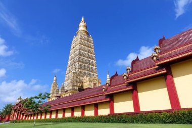 Wat Bang Thong 'un Büyük Stupa Pagoda' sı, Krabi, Tayland.