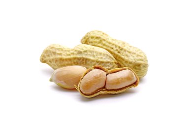 Fıstık beyaz arkaplanda izole edildi