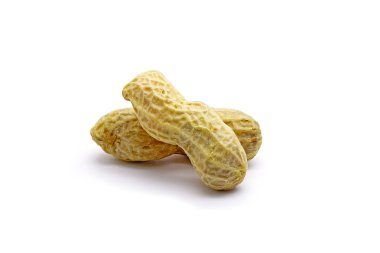 Fıstık beyaz arkaplanda izole edildi