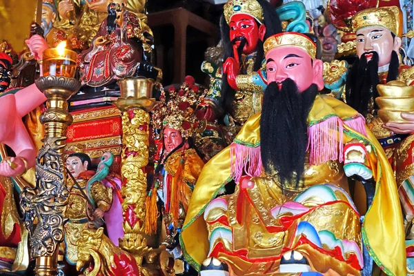 Kolorowe Taoistyczne Bogowie Scuptures Świątyni Taoizmu Skupienie Selektywne — Zdjęcie stockowe