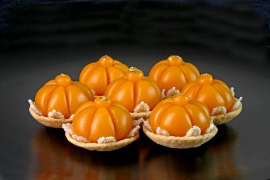 Thai dessert (Royal Thai cuisine) : Golden crown cake (Kha nom Dara Thong or Ja Mong Kut) , one of famous nine auspicious desserts in Thai tradition, made from yolk, wheat flour and edible gold