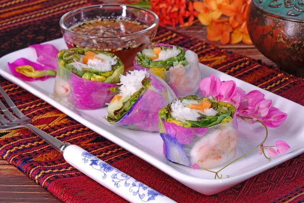 Spring Rolls Edible Flowers Spring Rolls Beautiful Delicious Thai Cuisine —  Fotos de Stock