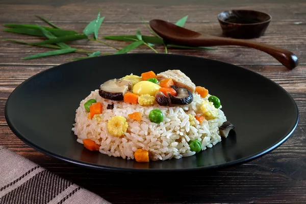 Vegetarischer Gebratener Reis Mit Fünf Gemüse — Stockfoto