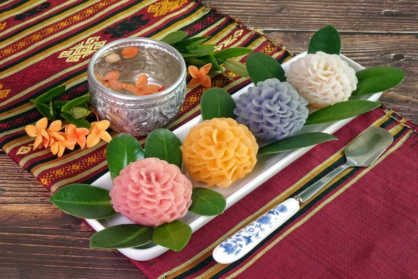 Thai Dessert Flower Shaped Thai Sweetmeats Khanom Chor Keaw Famous — Stock Photo, Image