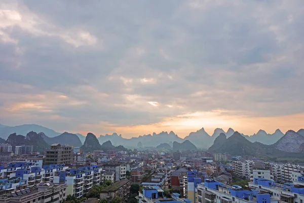 Guilin Vackra Stadsbilden Gulin Stad Guangxi Provinsen Kina Morgonen Fågel — Stockfoto