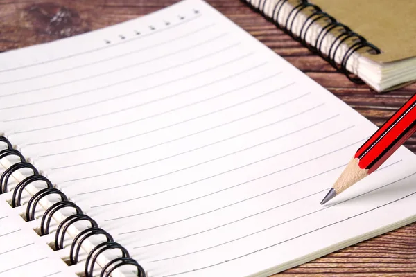 Notitieboek Potlood Blanco Notitieblok Papier Met Potlood Voor Schrijven Studeren — Stockfoto