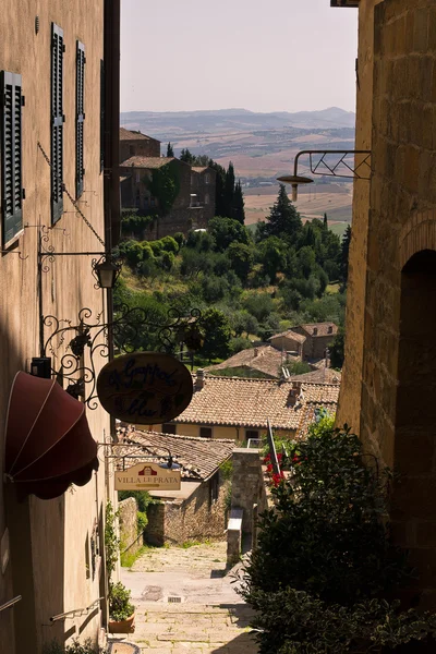 Vista Desde Una Calle Estrecha Toscana —  Fotos de Stock