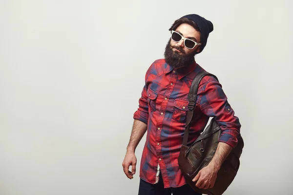 Mode porträtt av skäggiga hipster man — Stockfoto
