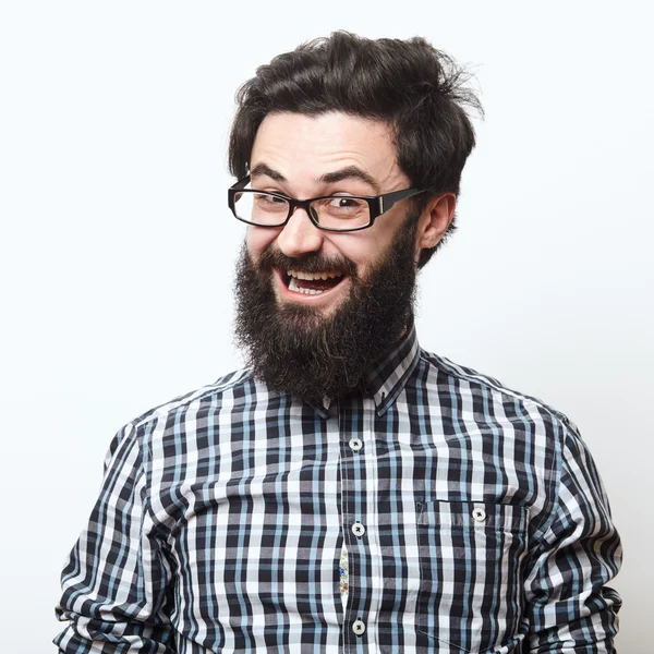 Retrato de joven feliz con camisa y gafas — Foto de Stock