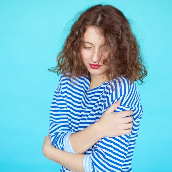 Mujer con camisa a rayas —  Fotos de Stock