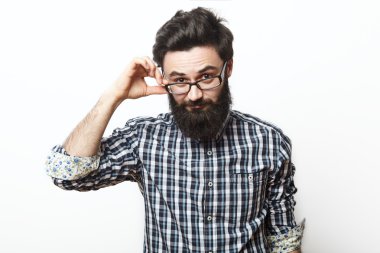 genç nerd sakallı işadamı