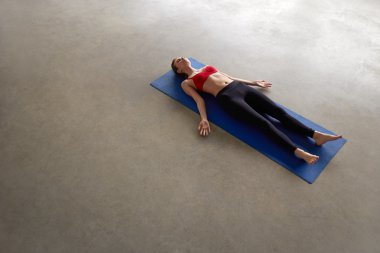 erkek yoga mat rahatlatıcı
