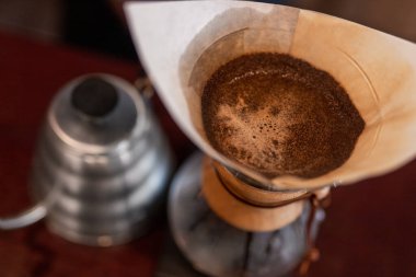 Kağıt filtreli kahve.