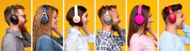 Müzik dinleyen heyecanlı gençler