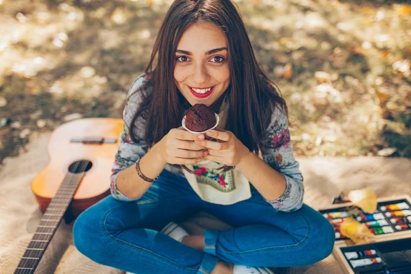 Hipster nastolatek dziewczyna uśmiechając się — Zdjęcie stockowe
