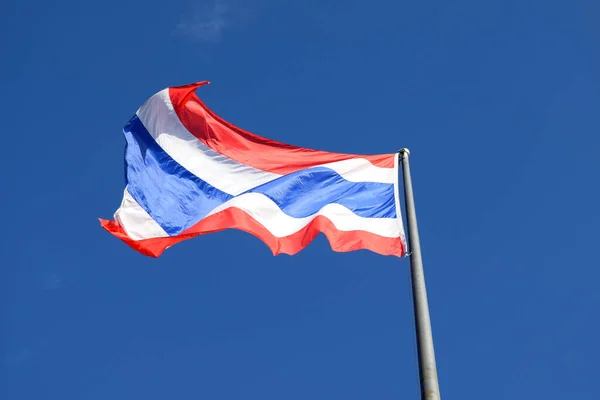 Thaise Vlag Top Vlaggenstok Lucht Achtergrond — Stockfoto