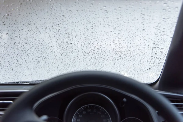 Regentropfen Wasser Auf Frontscheibe Auto Der Regenzeit — Stockfoto