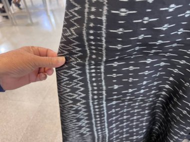 Geleneksel Tayland El Dokuma Kumaşının Karmaşık Desenli Dokusuna Yakın Çekimi.