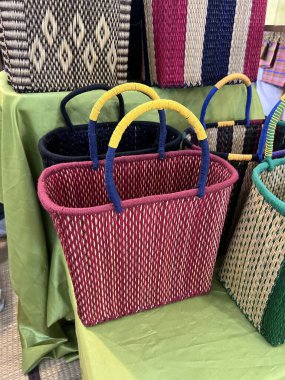 El yapımı Tayland Sedge Mat Bağ Sepeti Eko-Arkadaş, Sürdürülebilir ve Otantik Asya El Sanatı.