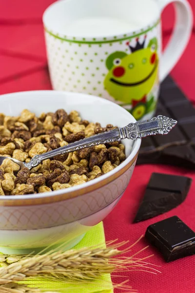 朝食の背景, フルーツ, チョコレートとテーブルの上シリアル — ストック写真