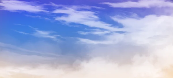 Новое небо в облаках — стоковое фото