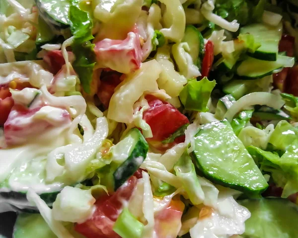 Bunter Gemüsesalat Mit Mayonnaise — Stockfoto