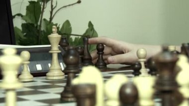 eller - çocuk satranç Turnuvası.