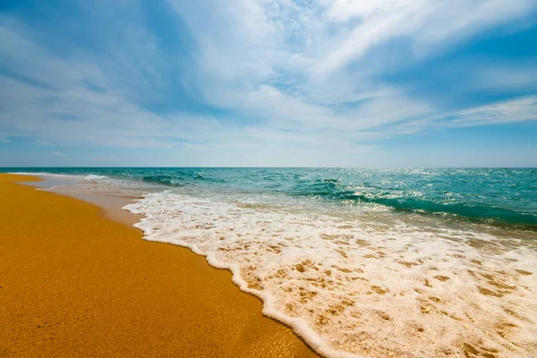 Soft Blue Ocean Wave Clean Sandy Beach — Stock Photo, Image