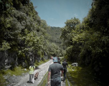 Caminado sobre vias de ferrocarril huixquilucan, Meksika