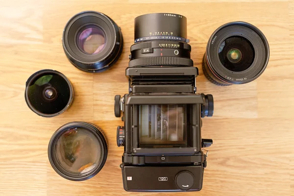 orta format fotoğraf makinesi