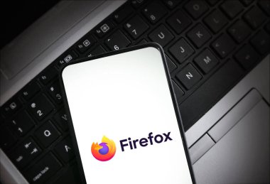 Akıllı telefon ekranında tarayıcı Firefox 'un mobil uygulaması, editoryal arkaplan