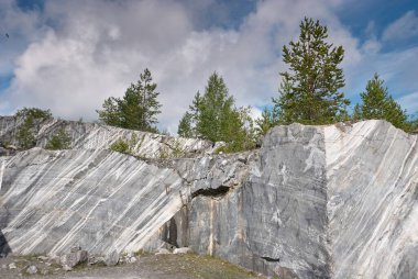 Ruskeala Parkı, Karelia, Rusya. Mermer çıkarmak için taş ocağı.
