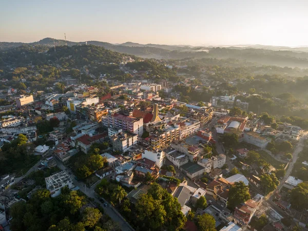 Tayland 'ın güneyindeki Phuket şehri.