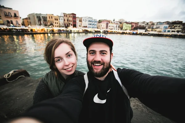 Güzel kaç turist seyahat selfie al