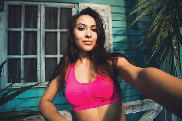 Seksi güzel kadın selfie yapma
