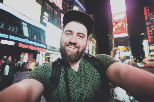 Legrační vousatý muž na Times Square — Stock fotografie