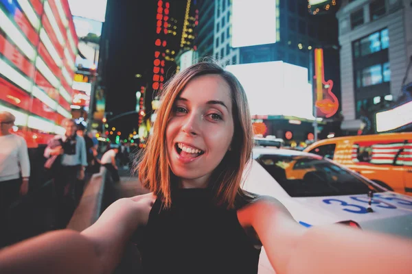 Female traveler taking selfie — Stock Photo, Image