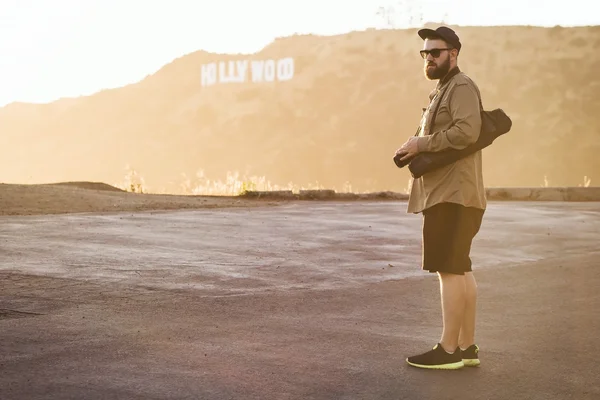 Muž, turistika v Hollywood Hills — Stock fotografie