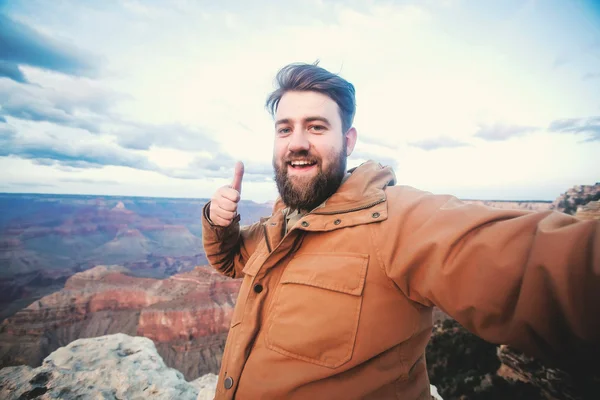 Selfie fotografie člověka na Grand Canyon — Stock fotografie