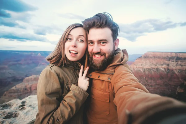 Selfie romantyczna para w Grand Canyon — Zdjęcie stockowe