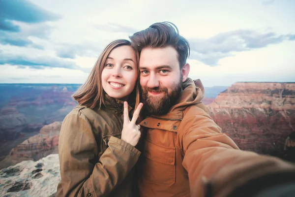 Selfie de casal romântico no Grand Canyon — Fotografia de Stock