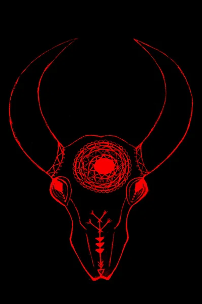Caveira vermelha desenhada à mão no fundo preto, estilo boho — Fotografia de Stock