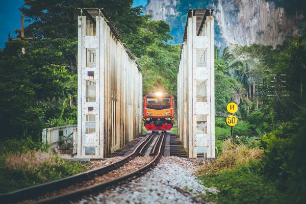 Поезд Открытом Воздухе — стоковое фото